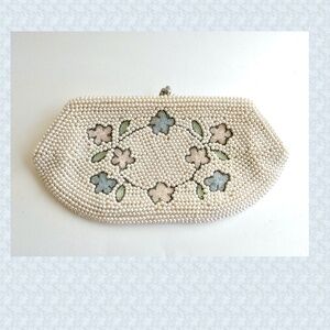 Vintage 60s Japan Rockabilly Boho Pearl Bead Seed Bead Floral Clutch Purse